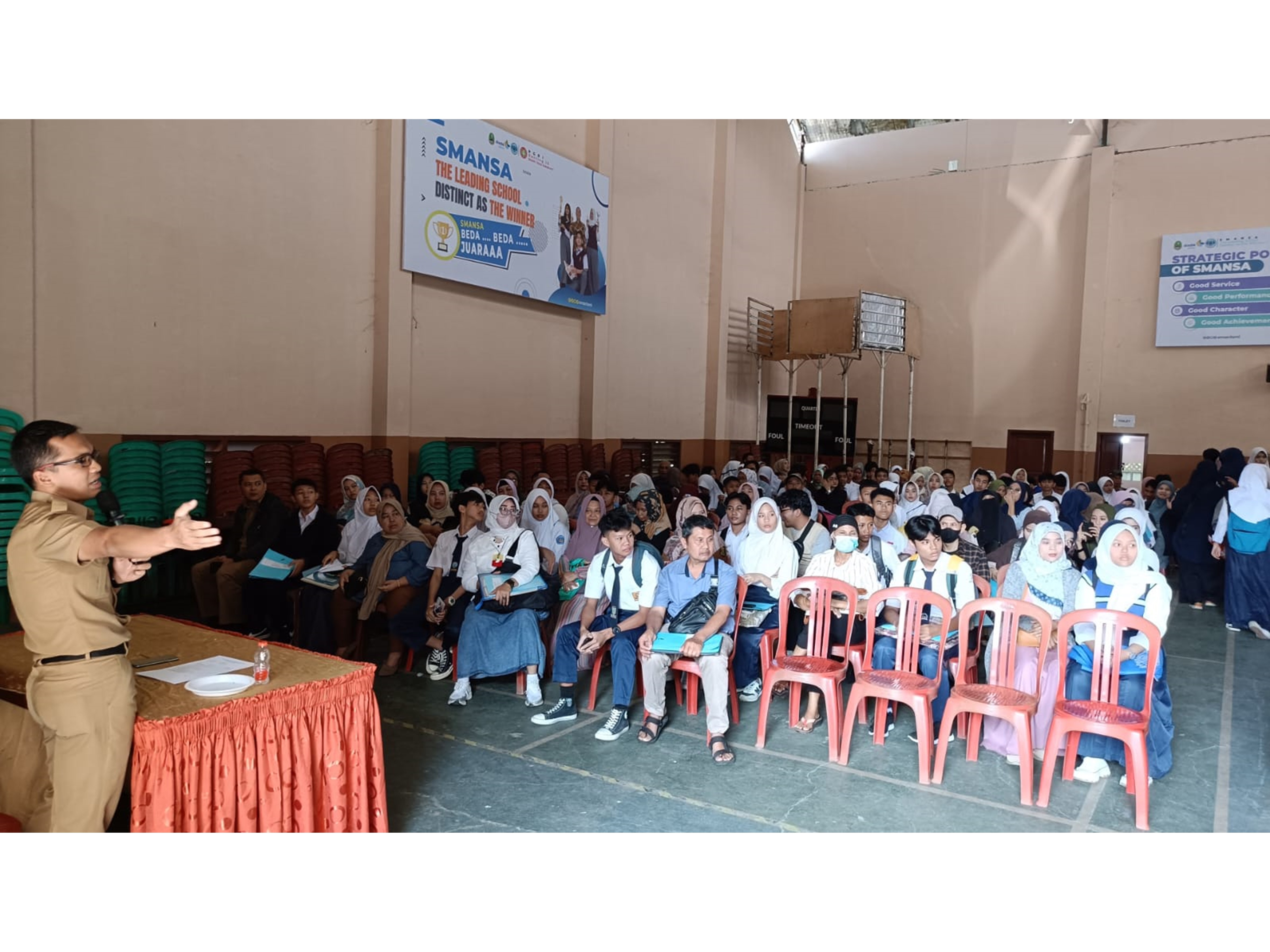 Pendaftaran Ulang PPDB Tahap 2 Tahun 2024 di SMAN 1 Kota Sukabumi Berjalan Lancar